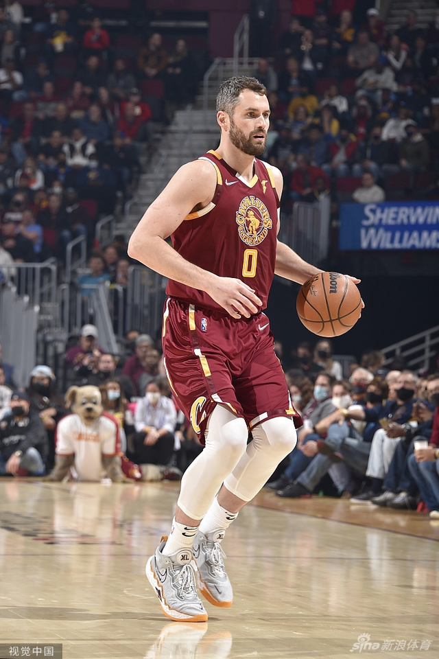 手们展现出 手们展现出